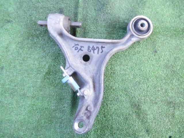 【中古】中古部品 ボルボ 70シリーズ SB5244W 右フロントロアアーム 【3330190100-001458776351720】