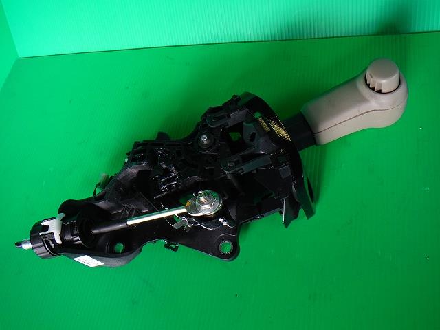 【中古】中古部品 N−BOX JF1 シフトレバー 【3340140100-001235414737850】
