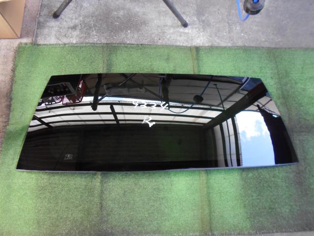 【中古】中古部品 シボレークルーズ(スズキ) HR52S リアウインドガラス 【3330190100-001627255115700】