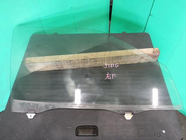 【中古】中古部品 テリオスキッド J131G 右フロントドアガラス 【3340140100-001699016513130】