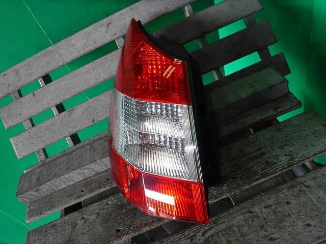 【中古】中古部品 ルノー グランセニック JMF4 左テールランプ 【3340140100-001496074415600】