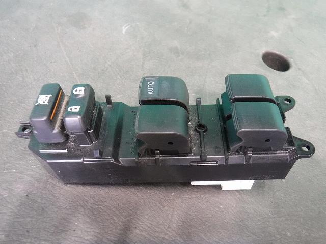 【中古】中古部品 アクア NHP10 パワーウインドウスイッチ 【3340140100-001710215961900】