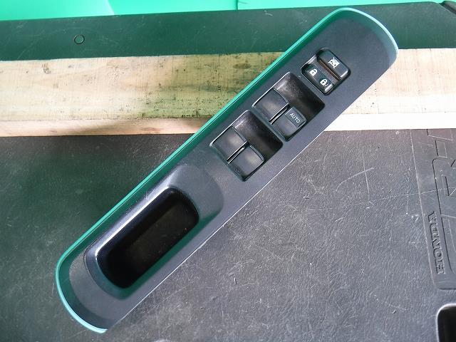 【中古】中古部品 アクア NHP10 パワーウインドウスイッチ 【3340140100-001579388261900】