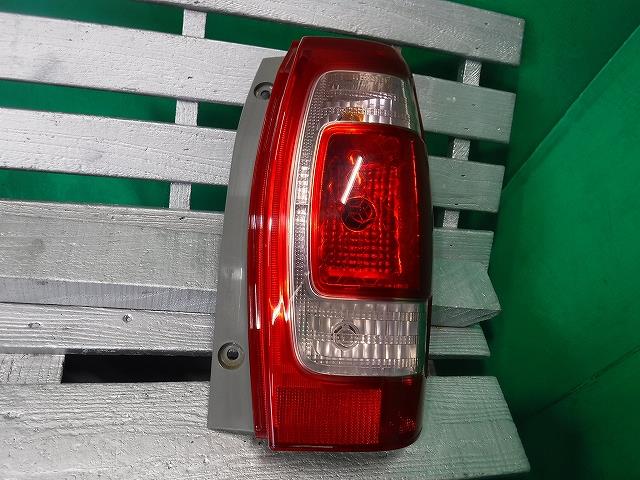【中古】中古部品 ルクラ L455F 右テールランプ 【3340140100-001667641815500】