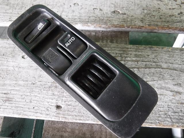 【中古】中古部品 ミラ L700S パワーウインドウスイッチ 【3340140100-001335909961900】
