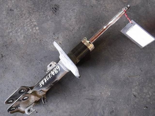 メーカー スズキ 車名 ソリオ 型式類別 16746-0018 グレード 1250 S 認定型式 DBA-MA15S 車両タイプ 年式 H24/6 シフト 駆動 通称型式 エンジン型式 K12B-DE ミッション型式 アクスル型式 車体色 パールホワイト 車体色No Z7T トリム色No C01 走行距離(Km) 149,000 メーカー純正品番 部品メーカー品番 41601-54M10 保証 1ヶ月/1000km 付加情報 スプリング等欠品(ショックのみです); カヤバ; 現品NO.41601-54M10; ★走行Km【149,000】; 純正; ABS用; 商品情報 ※純正番号およびモデル番号は参考としてください。※リビルト部品を購入される際のお願い【再生部品】と表示されているものをリビルト部品と呼んでいます。リビルト部品の場合には、交換時に取り外した部品をご返却していただく場合があります。詳しくはこちら※大物商品(ドア・ボンネット・バンパー等)は個人宅への配送ができない場合がございます。その場合、最寄りの配送業者支店止め等の対応となりますので、あらかじめご了承ください。 ページ上部へ【中古】中古部品 ソリオ MA15S 右フロントストラット 【3340140100-001483168450110】