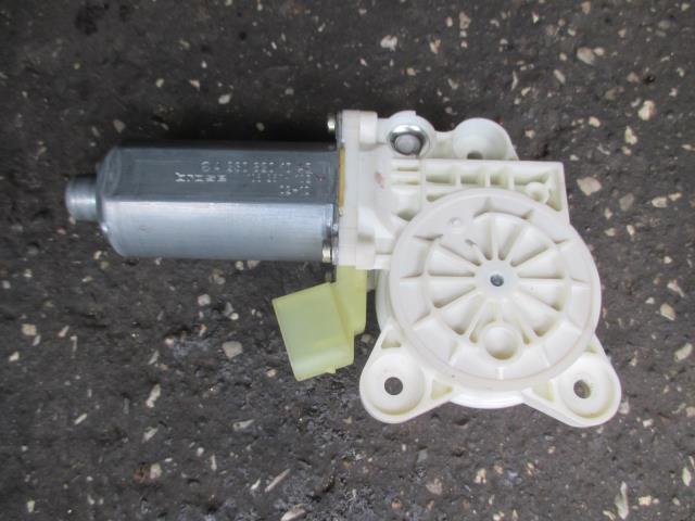 【中古】中古部品 ベンツ CLクラス 215375 右フロントドアレギュレータ・モーター 【3330410100-001359123113120】