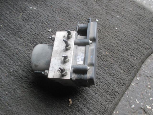 【中古】中古部品 ティアナ J32 ABSアクチュエーター 【3330410100-001302496042500】