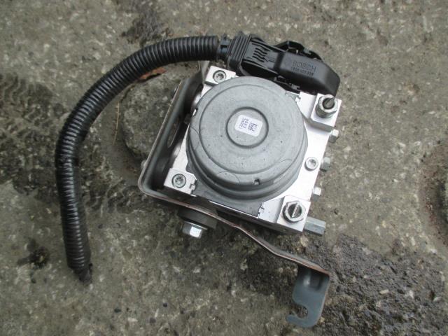 【中古】中古部品 ワゴンR MH34S ABSアクチュエーター 【3330410100-001319221242500】