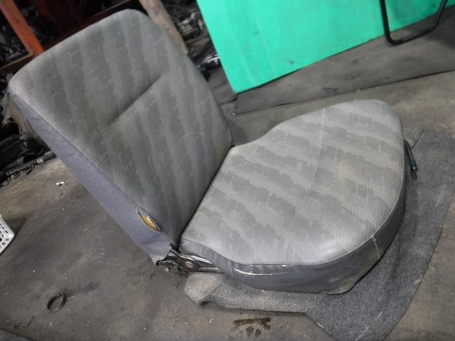 【中古】中古部品 キャリィ DA63T ドライバーシート 【3340140100-001691601370500】
