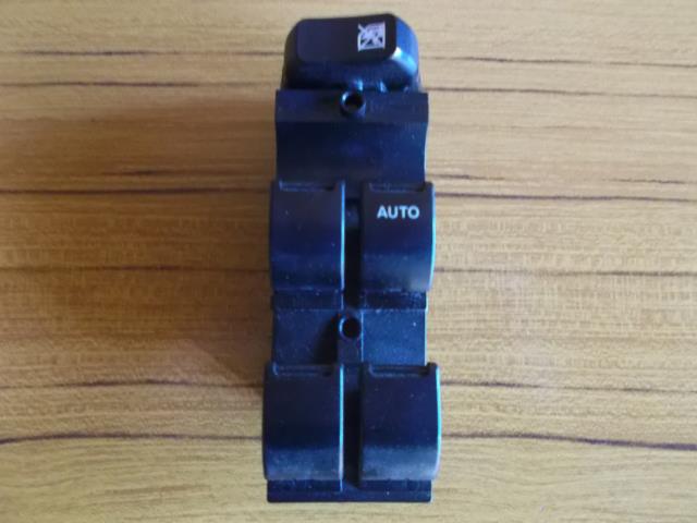 【中古】中古部品 ルークス ML21S パワーウインドウスイッチ 【3310010100-001499569261900】