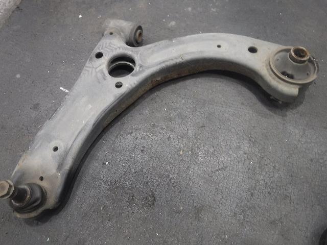 【中古】中古部品 ムーヴ L175S 左フロントロアアーム 【3340140100-001656406551740】