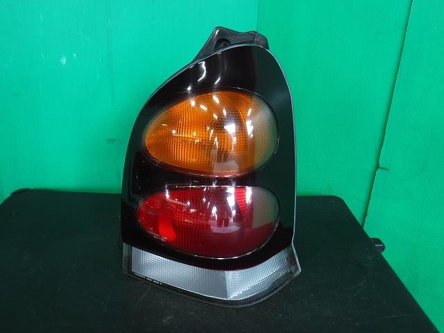 【中古】中古部品 アルト HA12S 右テールランプ 【3340140100-001632930615500】