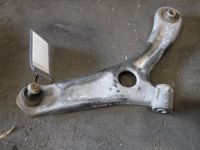 【中古】中古部品 ワゴンR MH34S 右フロントロアアーム 【3340140100-001604992151720】