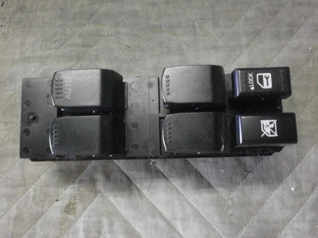 【中古】中古部品 スイフト ZC71S パワーウインドウスイッチ 【3340200100-836710000061900】