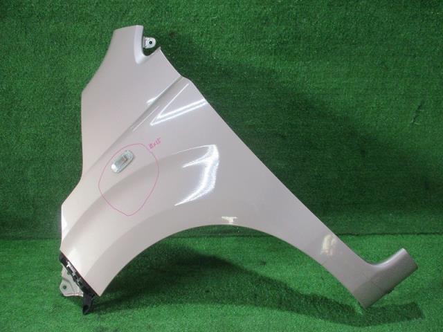 メーカー ホンダ 車名 N−WGN 型式類別 17659-0001 グレード G 認定型式 DBA-JH1 車両タイプ 5ドアハッチバック 年式 H26/10 シフト CVT 駆動 4×2 通称型式 JH1 エンジン型式 S07A ミッション型式 アクスル型式 車体色 チェリーシェルピンク(M) 車体色No R546M トリム色No 走行距離(Km) 70,764 メーカー純正品番 60261-T6G-000ZZ 部品メーカー品番 保証 0ヶ月/0km 付加情報 DM/サイドステップ無し用/サイドマーカー/再塗装/全体小キズ、薄い線キズ多数 商品情報 (1)[5,その他,15x15cm範囲引掻傷多数](2)[9,サビ,取付まわりサビ] ※純正番号およびモデル番号は参考としてください。※リビルト部品を購入される際のお願い【再生部品】と表示されているものをリビルト部品と呼んでいます。リビルト部品の場合には、交換時に取り外した部品をご返却していただく場合があります。詳しくはこちら※大物商品(ドア・ボンネット・バンパー等)は個人宅への配送ができない場合がございます。その場合、最寄りの配送業者支店止め等の対応となりますので、あらかじめご了承ください。 ページ上部へ【中古】中古部品 N−WGN JH1 左フロントフェンダー 【3500080000-001666515610700】