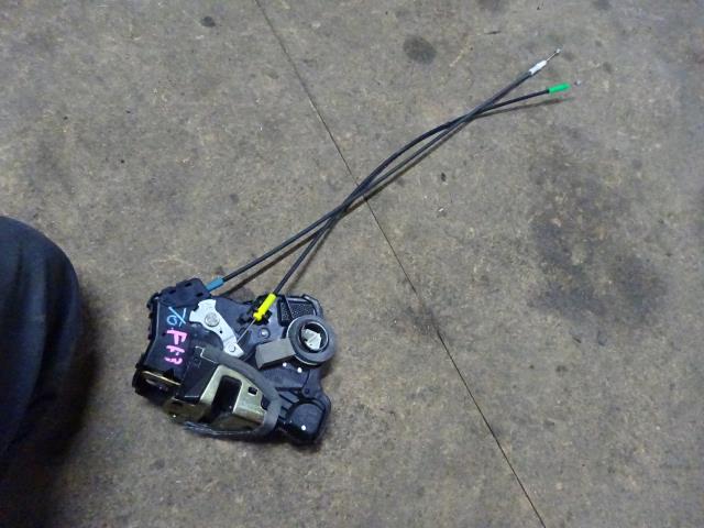 【中古】中古部品 アルファード MNH10W ドアロックソレノイド 【3310410000-000213065664550】