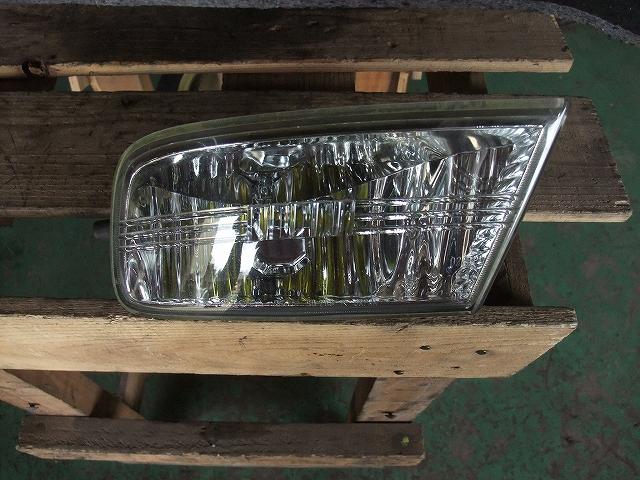 【中古】中古部品 クラウン JZS171 右フォグランプ 【3340140100-000921522210850】
