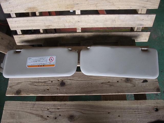 【中古】中古部品 eKワゴン H82W サンバイザー 【3340140100-000984603977350】
