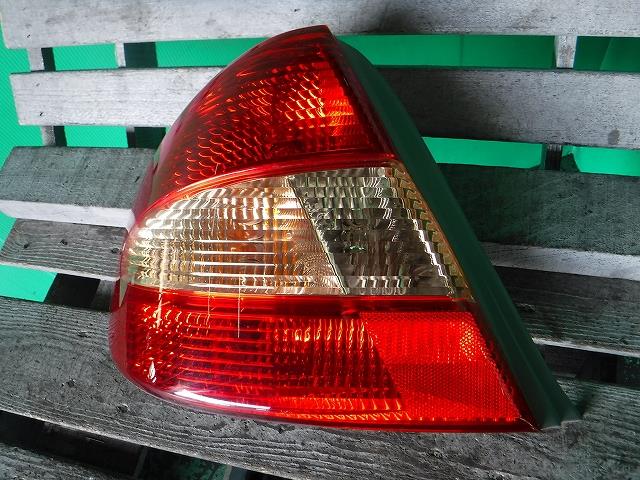 【中古】中古部品 プリウス NHW11 左テールランプ 【3340140100-001480223815600】