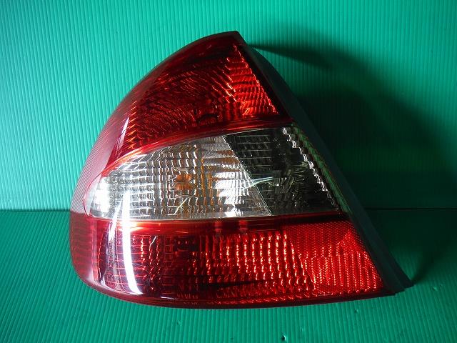 【中古】中古部品 プリウス NHW11 左テールランプ 【3340140100-001258019115600】