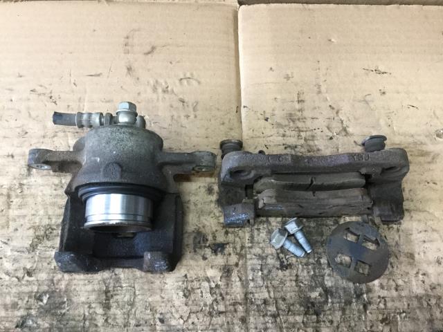 【中古】中古部品 ワゴンR MH35S 左フロントキャリパー 【3330960100-000051599444360】