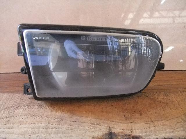 【中古】中古部品 BMW 5シリーズ DD25 右フォグランプ 【3340140100-000829762610850】
