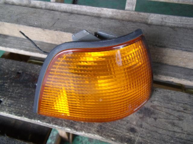 【中古】中古部品 BMW 3シリーズ CA18 右クリアランスランプ 【3340140100-000826313211000】
