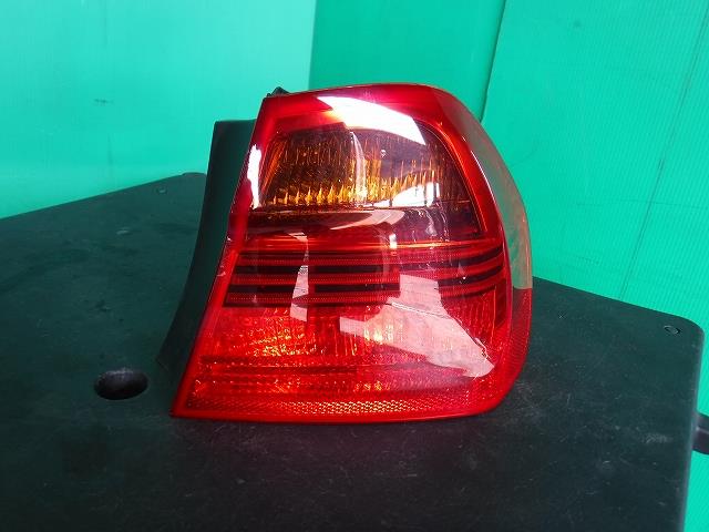 【中古】中古部品 BMW 3シリーズ VB23 右テールランプ 【3340140100-001602639515500】