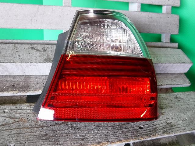 【中古】中古部品 BMW 3シリーズ VB23 右テールランプ 【3340140100-001303751215500】