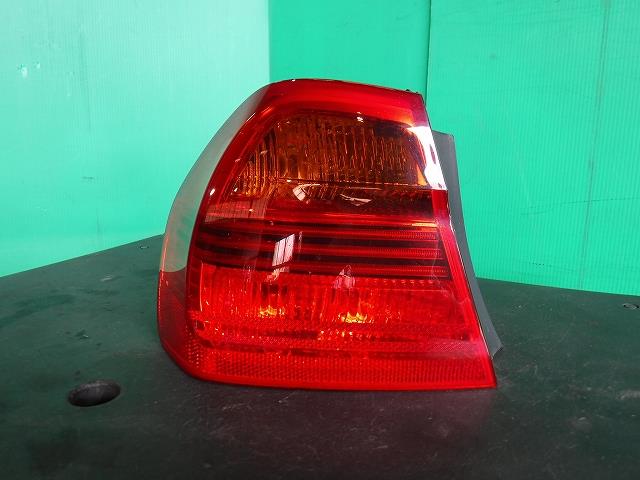【中古】中古部品 BMW 3シリーズ VB23 左テールランプ 【3340140100-001602639615600】