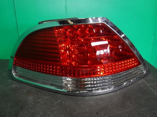 【中古】中古部品 BMW 7シリーズ GL36 左テールランプ 【3340140100-001558265615600】