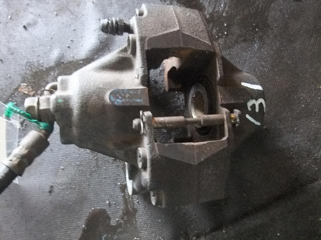 【中古】中古部品 アルテッツァ SXE10 右リアキャリパー 【3340140100-000974013144430】
