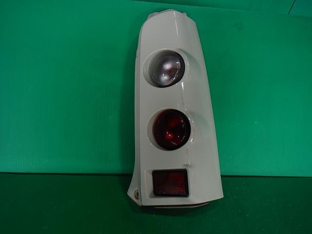 【中古】中古部品 ワゴンR MC22S 右テールランプ 【3340140100-001274957515500】