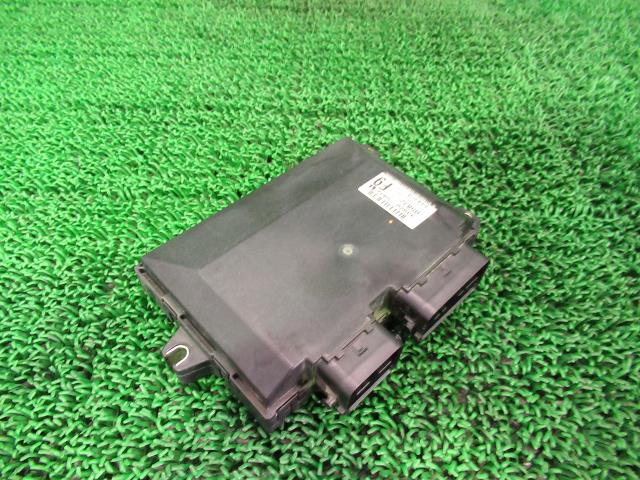 メーカー スズキ 車名 ワゴンR 型式類別 11944-0620 グレード 660 FXリミテッド 認定型式 UA-MH21S 車両タイプ 5ドアハッチバック 年式 H16/3 シフト 駆動 通称型式 エンジン型式 K6A-DE ミッション型式 アクスル型式 車体色 ブルーイッシュブラックパール3 車体色No ZJ3 トリム色No C07 走行距離(Km) 100,023 メーカー純正品番 33920-58J22 部品メーカー品番 33920-58J21 保証 1ヶ月/1000km 付加情報 ★走行Km【100,023】;33920-58J21,作動テストOK 商品情報 ※純正番号およびモデル番号は参考としてください。※リビルト部品を購入される際のお願い【再生部品】と表示されているものをリビルト部品と呼んでいます。リビルト部品の場合には、交換時に取り外した部品をご返却していただく場合があります。詳しくはこちら※大物商品(ドア・ボンネット・バンパー等)は個人宅への配送ができない場合がございます。その場合、最寄りの配送業者支店止め等の対応となりますので、あらかじめご了承ください。 ページ上部へ【中古】中古部品 ワゴンR MH21S エンジンコンピューター 【3330210100-001669935463100】