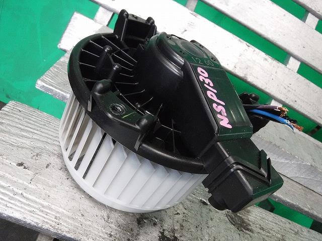 【中古】中古部品 ヴィッツ NSP130 ヒーターブロアモーター 【3340140100-001707181267900】