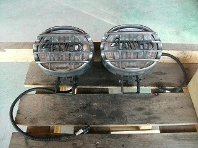 【中古】中古部品 パジェロジュニア H57A 右フォグランプ 【3340140100-000737717410850】