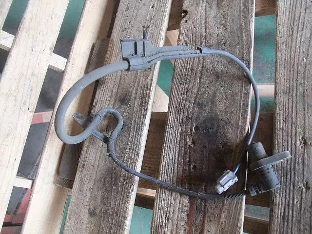 【中古】中古部品 ヴォクシー AZR65G 左フロントナックルハブ 【3340140100-001008540844340】