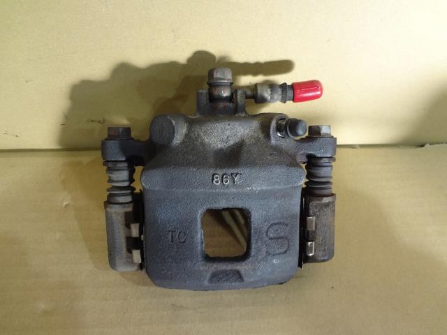 【中古】中古部品 エブリィ DA64V 右フロントキャリパー 【3330460100-000001523544330】