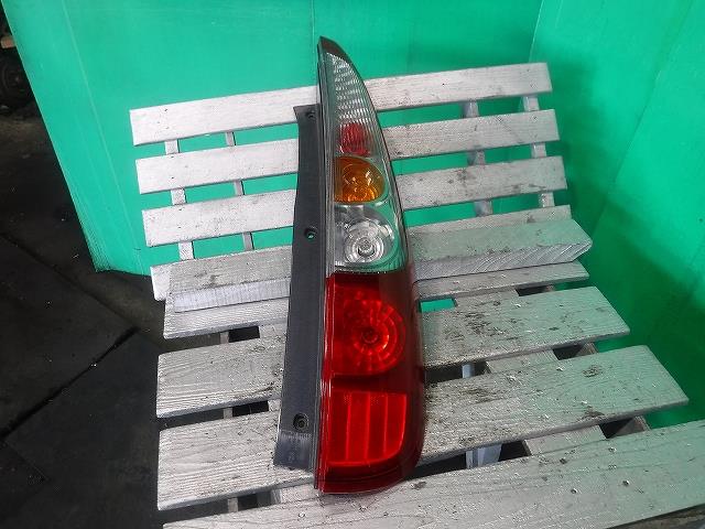 【中古】中古部品 コルト Z21A 右テールランプ 【3340140100-001646407015500】
