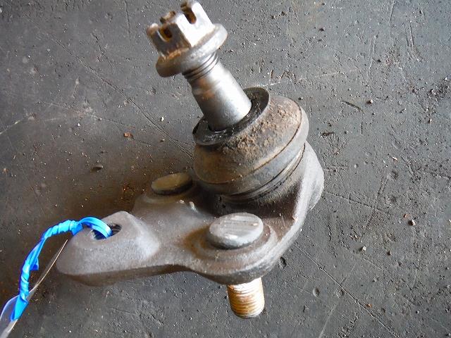 【中古】中古部品 ウィッシュ ANE10G 右フロントロアアーム 【3340140100-001222945751720】