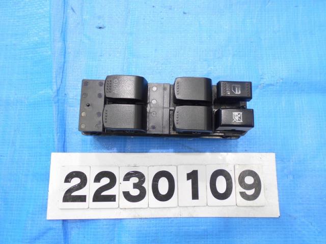 【中古】中古部品 スイフト ZC31S パワーウインドウスイッチ 【3310040100-000223010961900】