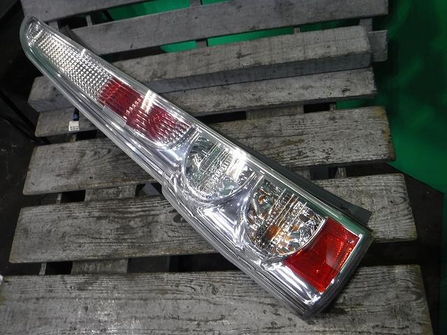 【中古】中古部品 ステラ RN1 左テールランプ 【3340140100-001481442315600】