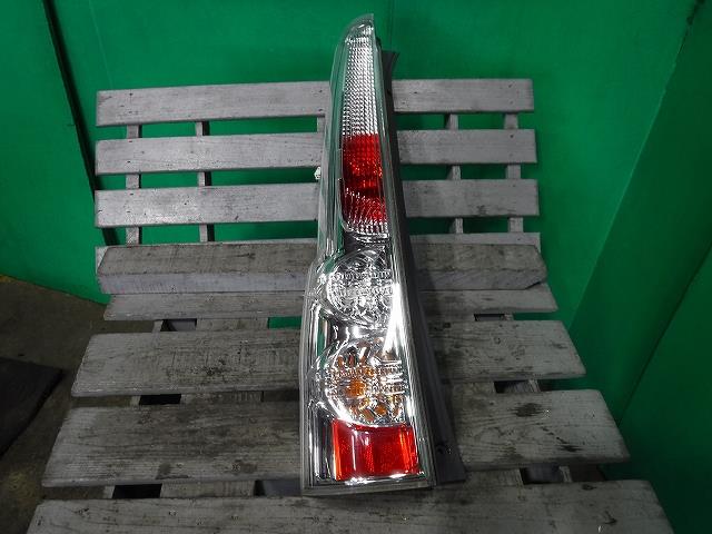 【中古】中古部品 ステラ RN1 左テールランプ 【3340140100-001557879415600】