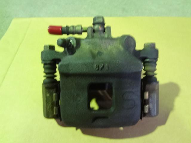 【中古】中古部品 エブリィ DA64V 左フロントキャリパー 【3330460100-000001523544360】