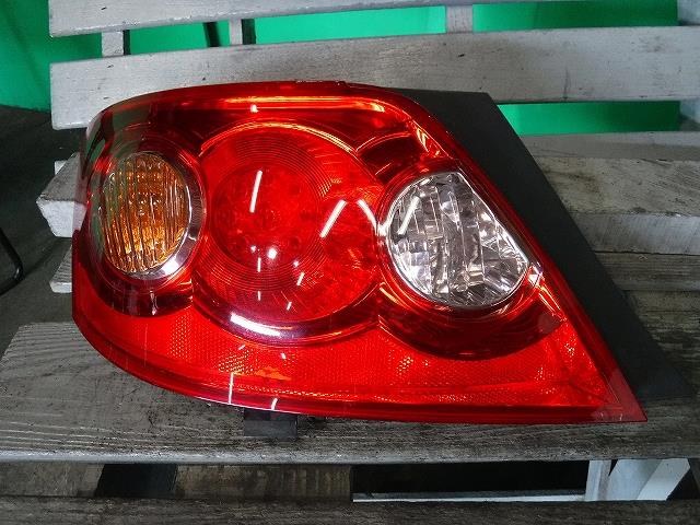【中古】中古部品 マークX GRX120 左テールランプ 【3340140100-001541287515600】