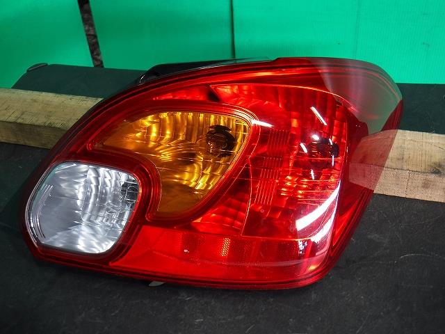 【中古】中古部品 ミラージュ A05A 右テールランプ 【3340140100-001674161515500】