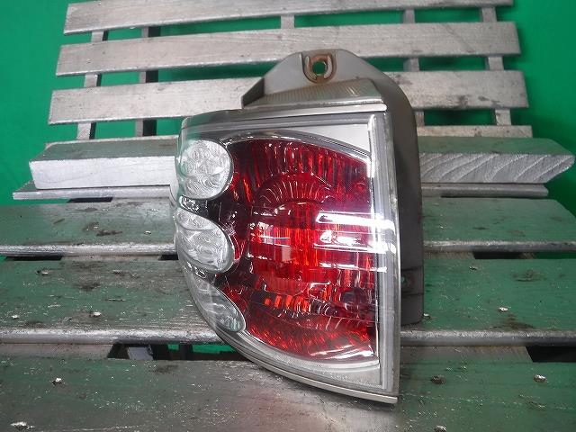 樂天商城 - 【中古】中古部品 エスティマ AHR10W 左テールランプ 【3340140100-001633871215600】