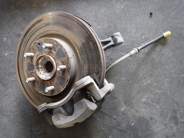 【中古】中古部品 CX−5 KE2FW 右フロントナックルハブ 【3340140100-001664320344310】