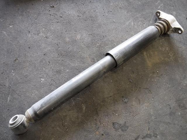 【中古】中古部品 CX−5 KE2FW 左リアショックアブソーバー 【3340140100-001664323850800】